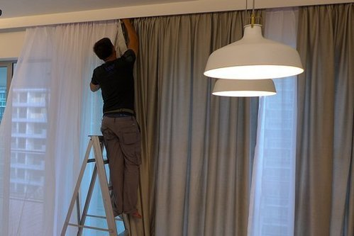 curtain installation